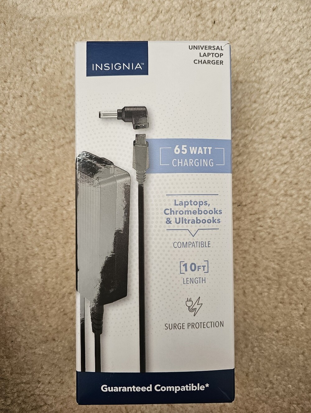 Insignia 65W Universal Laptop Charger - Black